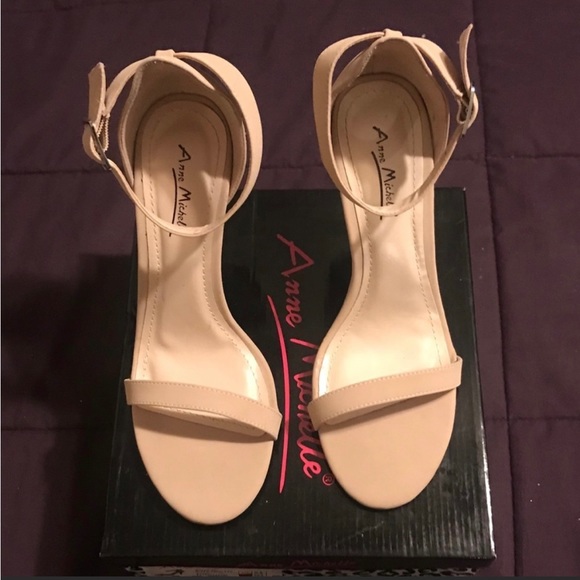 Nude Heels - Picture 1 of 5